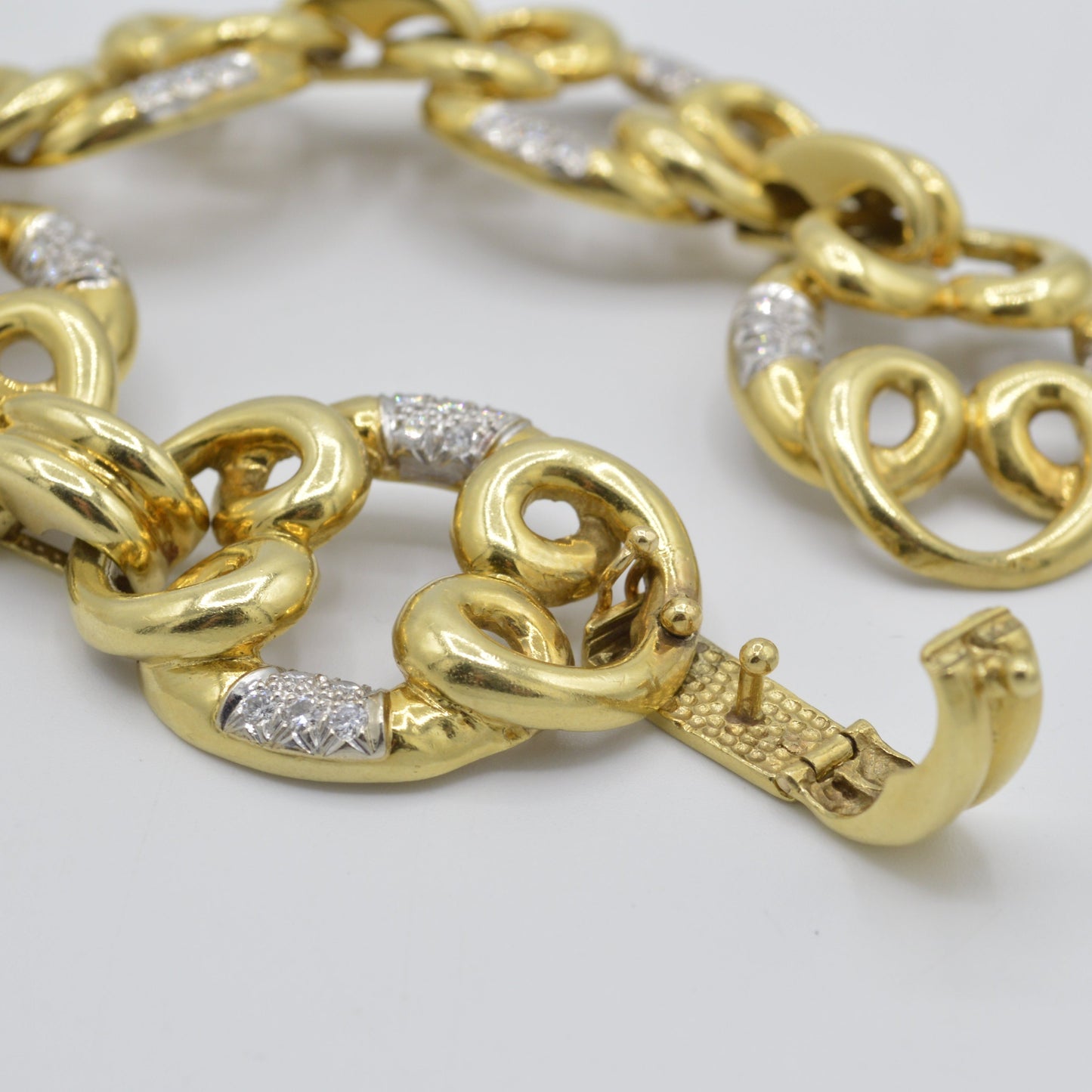 The Goddess Bracelet, 18k