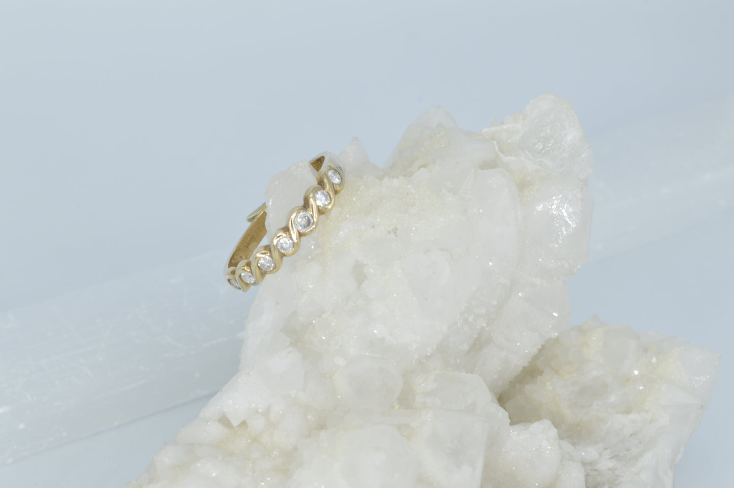 Waved-Bezel Ring
