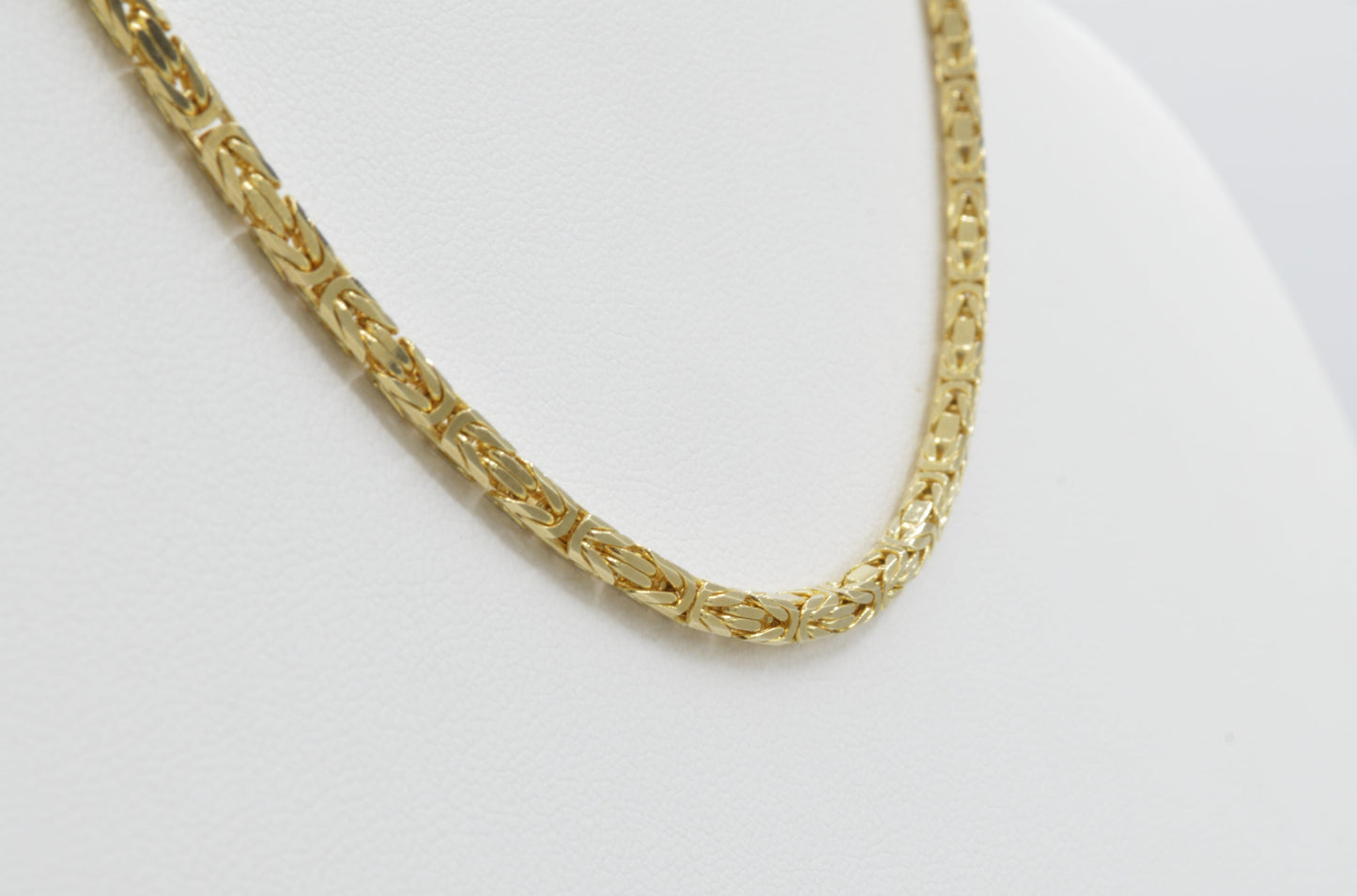 Square Byzantine Chain