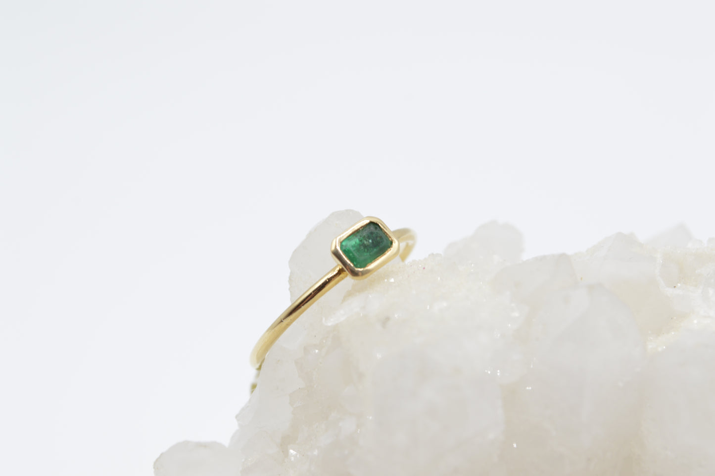 Dainty Bezel Ring
