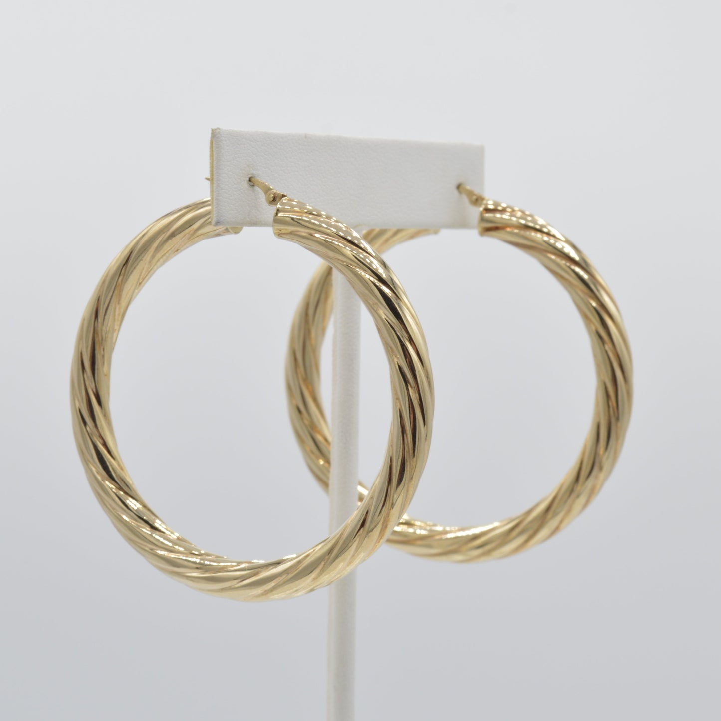 Twisting Hoop