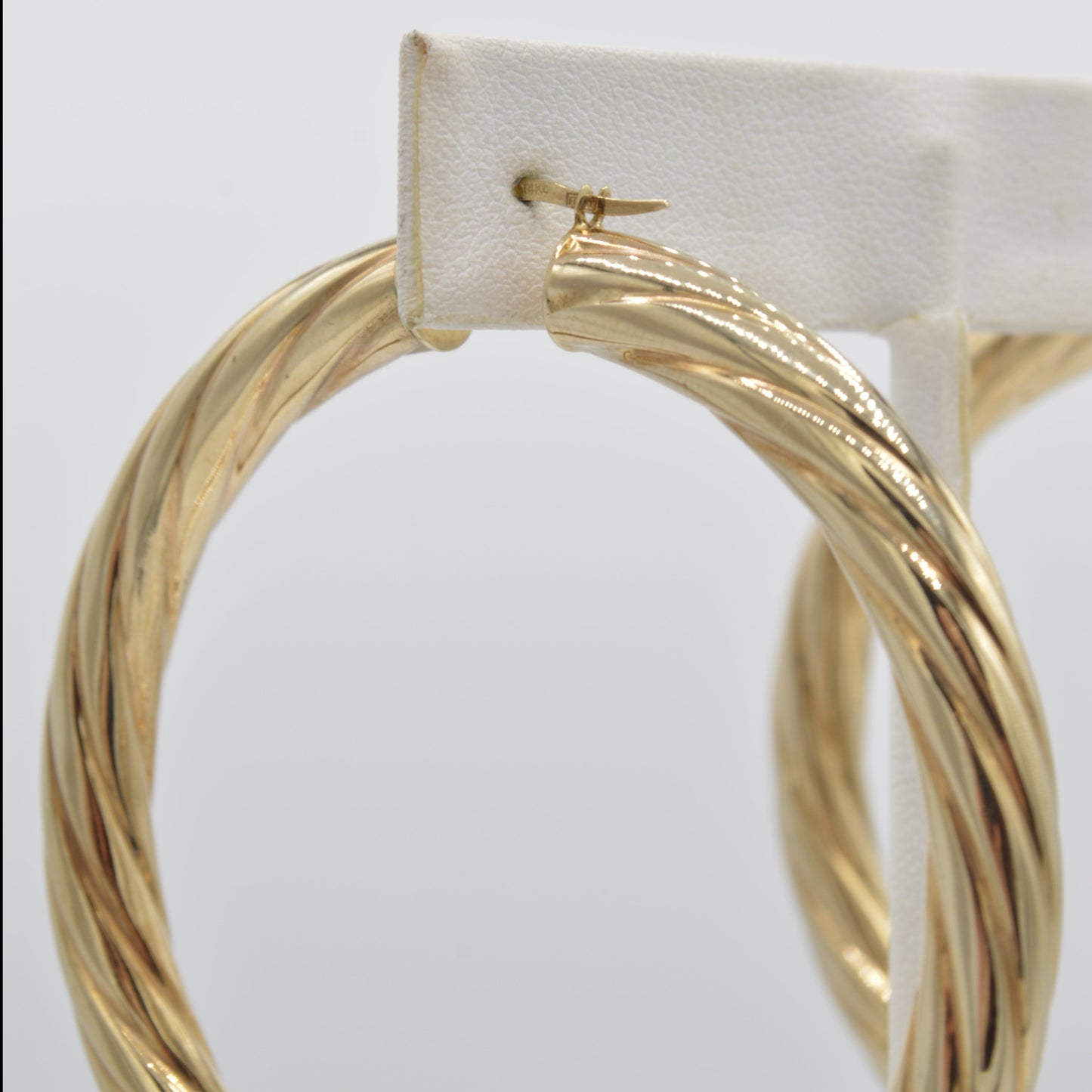 Twisting Hoop