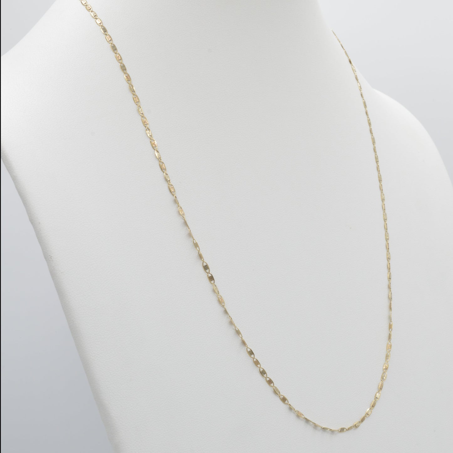 Tricolored Chain, 23"