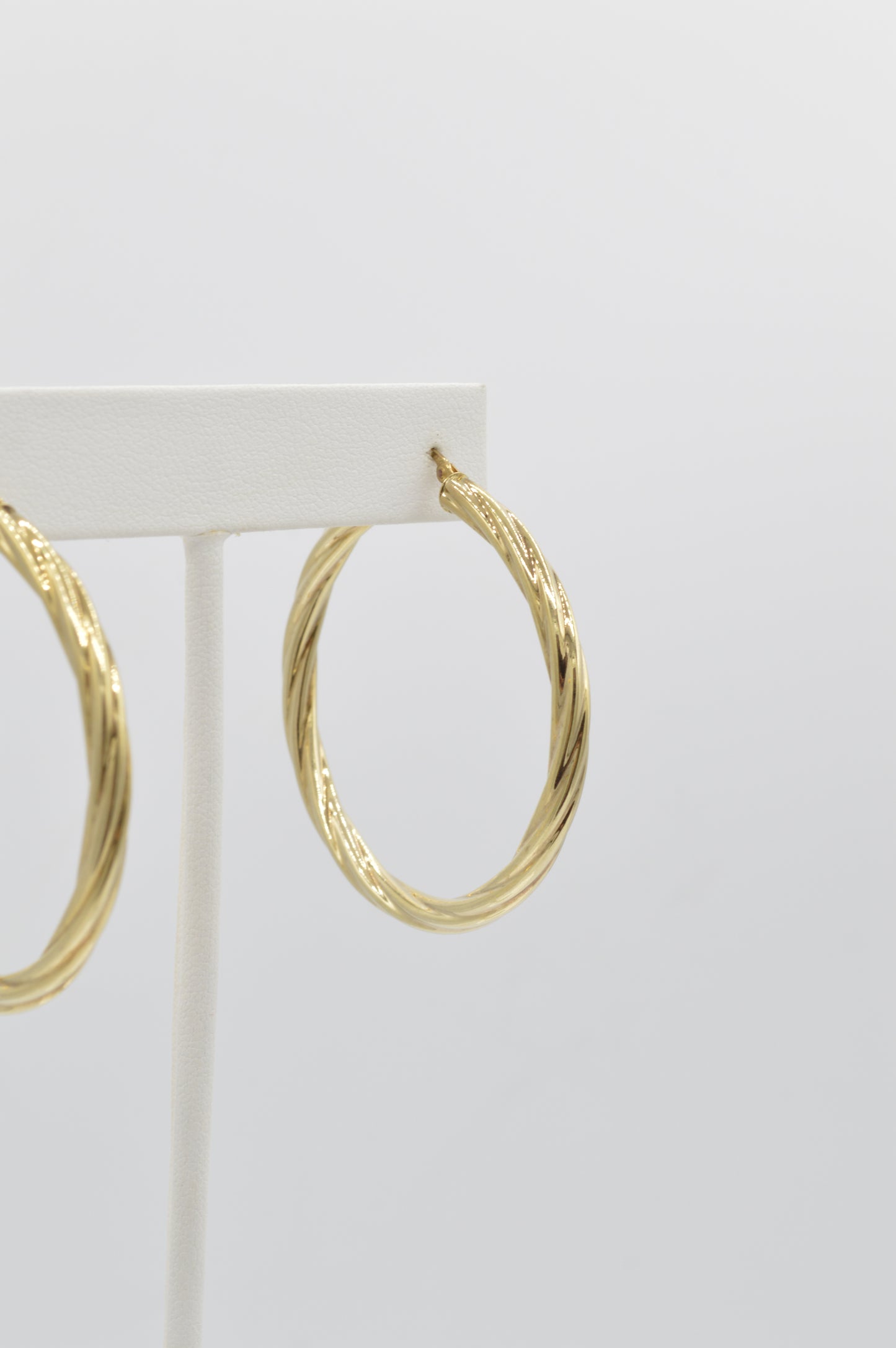 Twisting Hoops, 14k