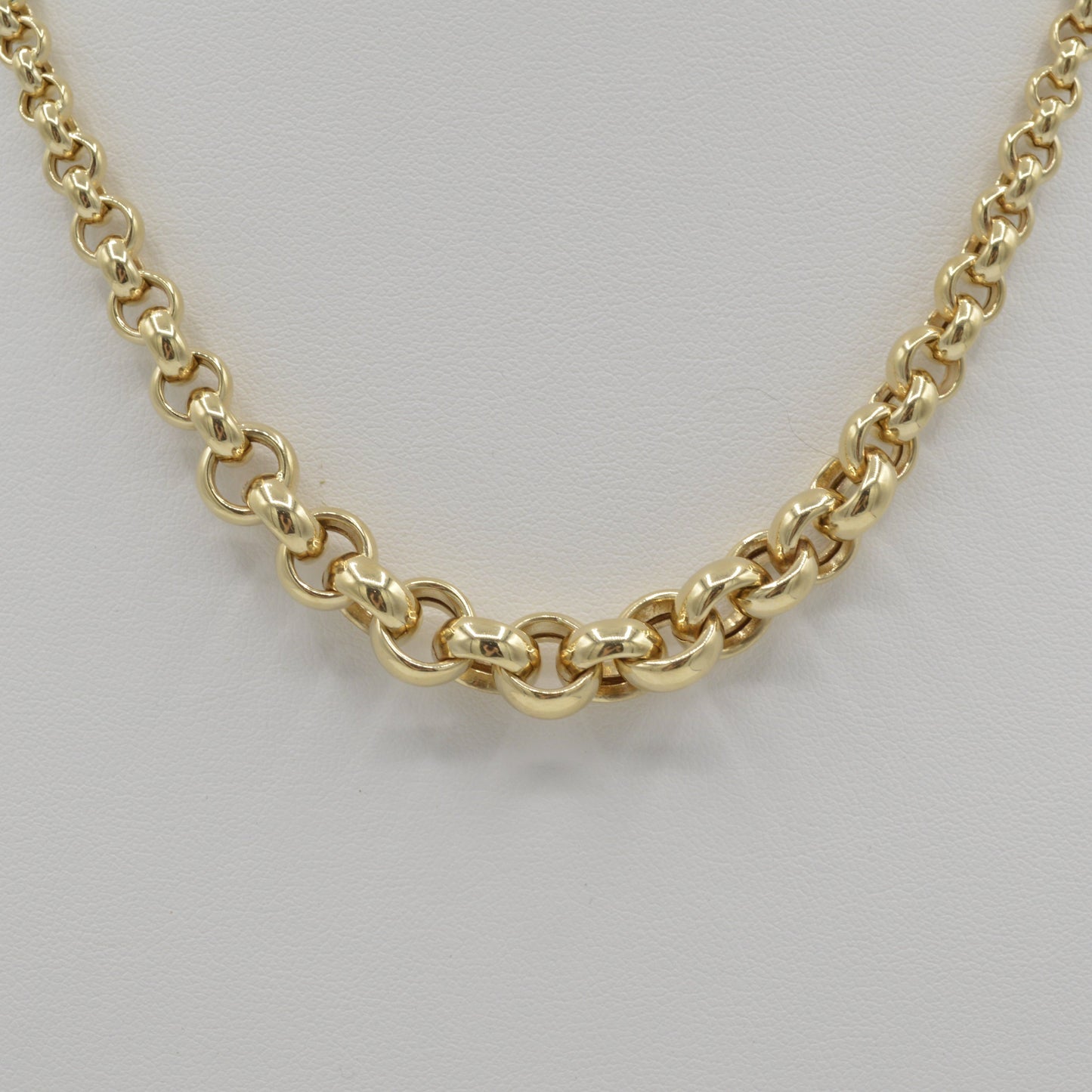 Graduated Rolo Chain