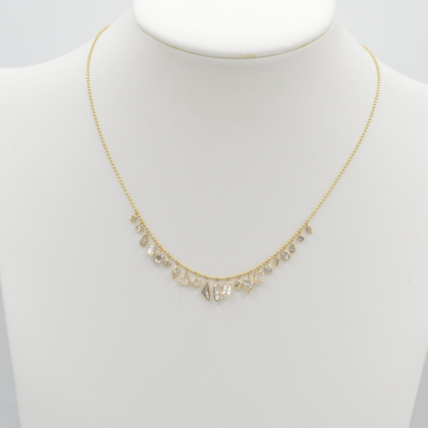 Dainty Diamond Shapes, 15"