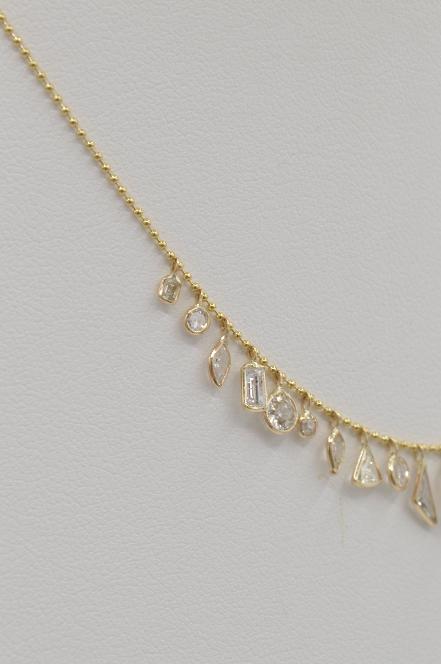 Dainty Diamond Shapes, 15"