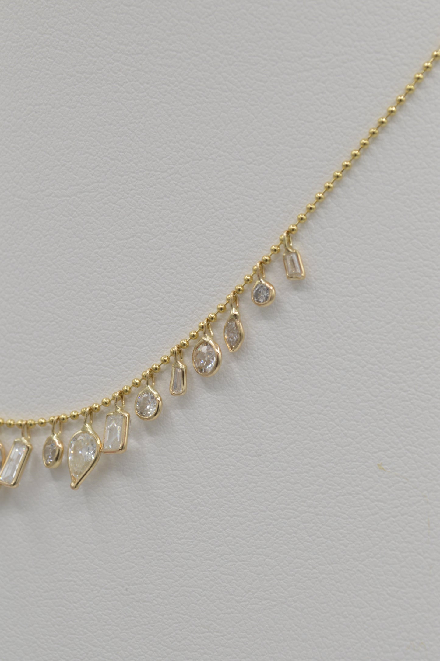 Dainty Diamond Shapes, 15"