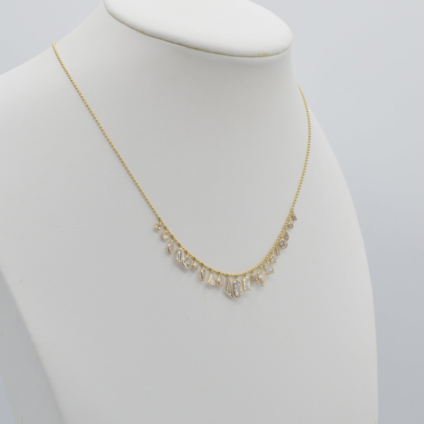 Dainty Diamond Shapes, 15"