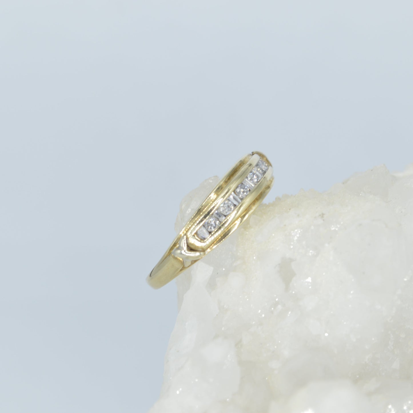 Baguette & Round Diamond Ring