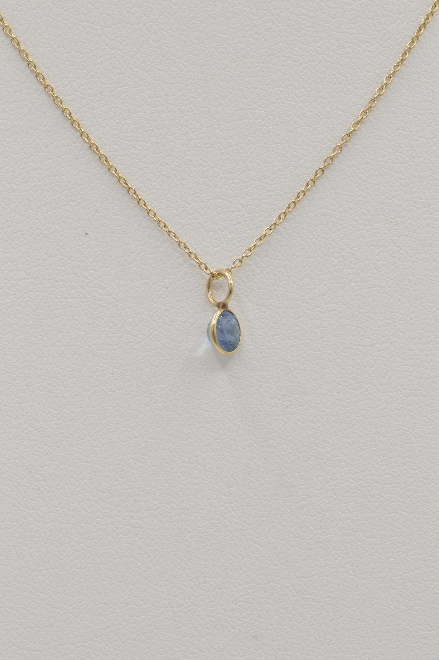 Round Deep Blue Topaz, 14k